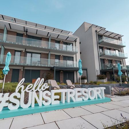 Sunset Resort - Lakeside Apartment Fonyod Bagian luar foto