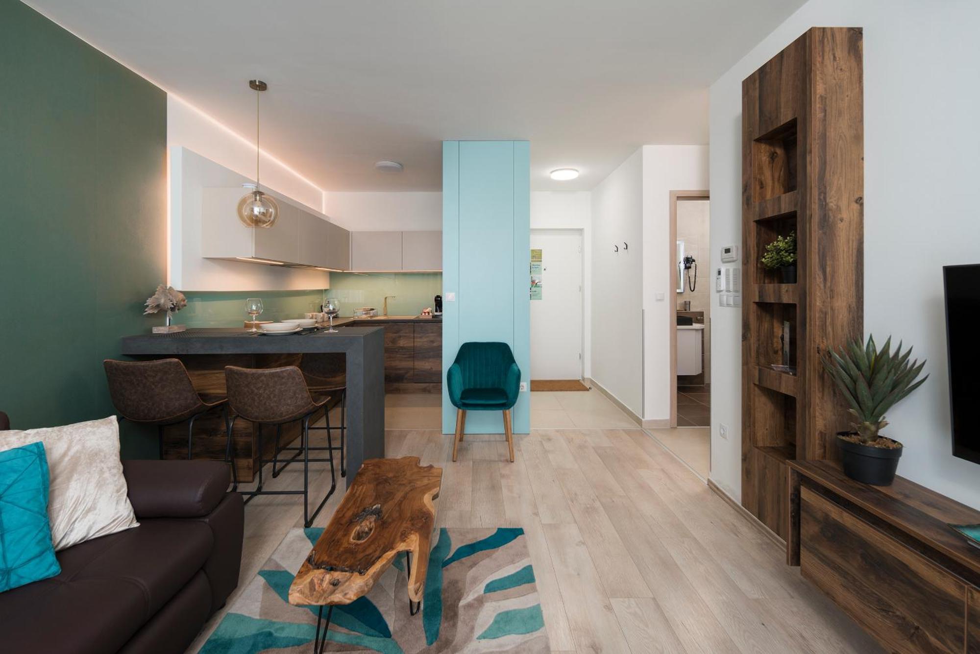 Sunset Resort - Lakeside Apartment Fonyod Bagian luar foto