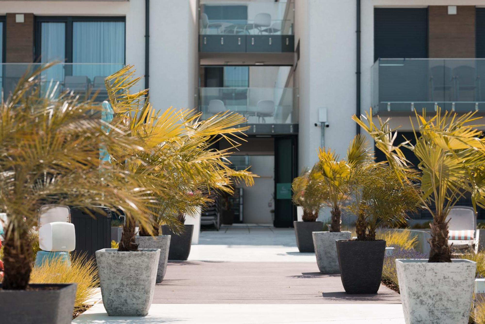 Sunset Resort - Lakeside Apartment Fonyod Bagian luar foto