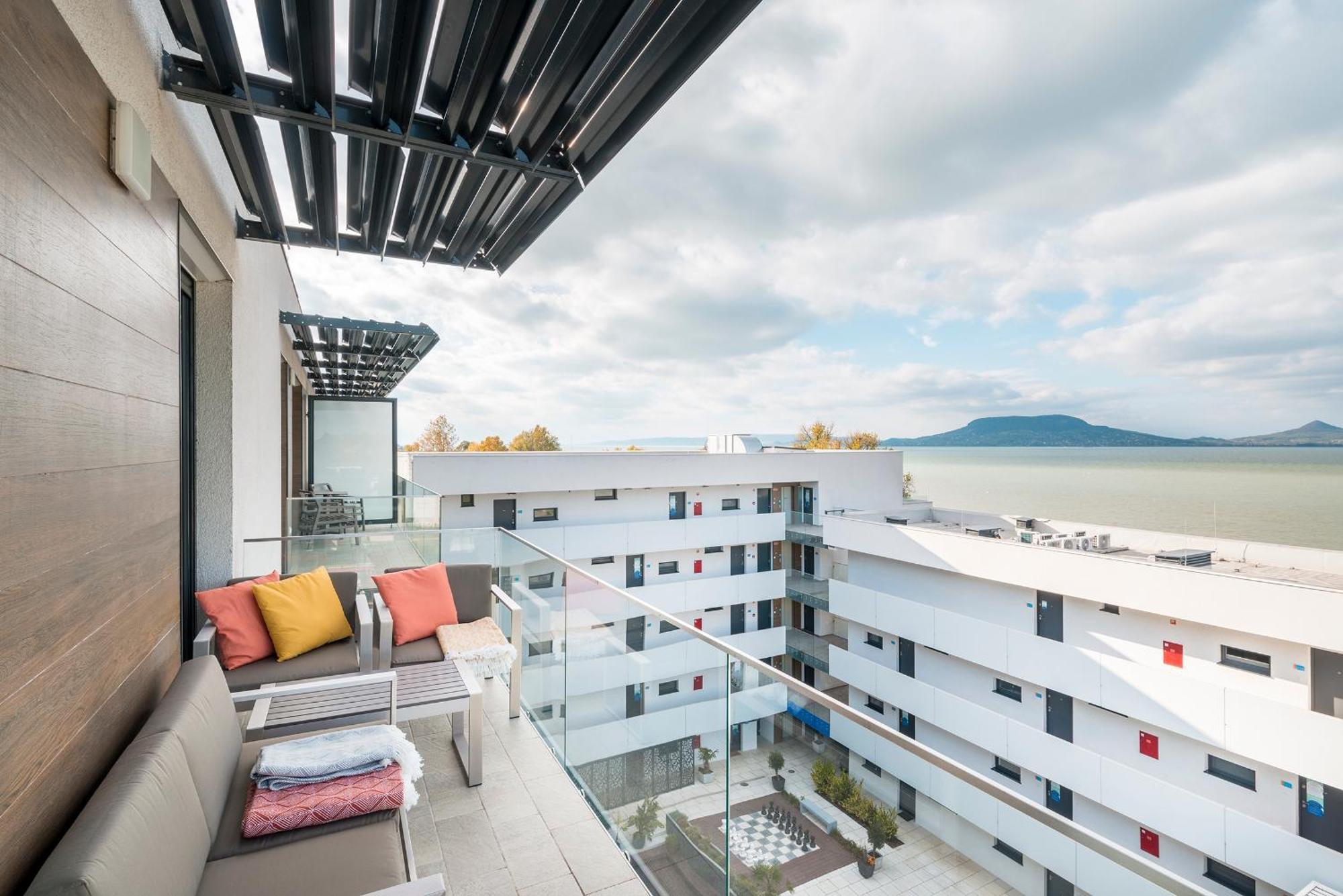 Sunset Resort - Lakeside Apartment Fonyod Ruang foto