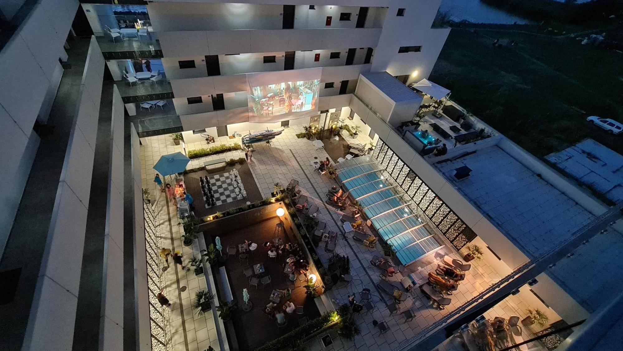 Sunset Resort - Lakeside Apartment Fonyod Bagian luar foto